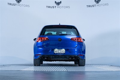 2014 Volkswagen Golf - Thumbnail