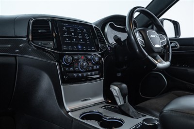 2020 Jeep Grand Cherokee - Thumbnail