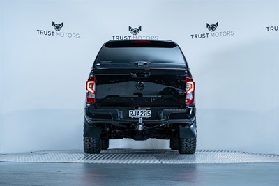 2021 Nissan Navara - Thumbnail