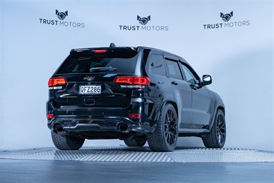 2017 Jeep Grand Cherokee - Thumbnail