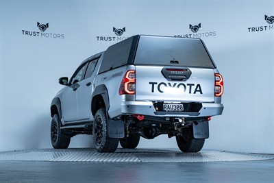 2022 Toyota Hilux - Thumbnail