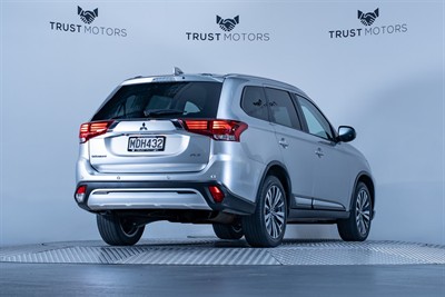 2019 Mitsubishi Outlander - Thumbnail