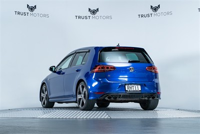 2014 Volkswagen Golf - Thumbnail