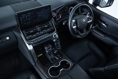 2024 Toyota Landcruiser - Thumbnail
