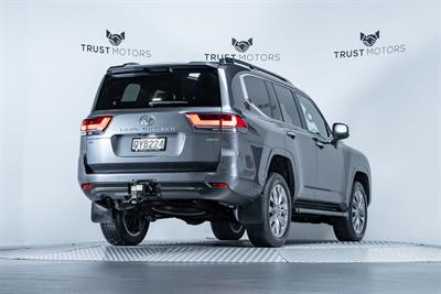 2024 Toyota Landcruiser - Thumbnail