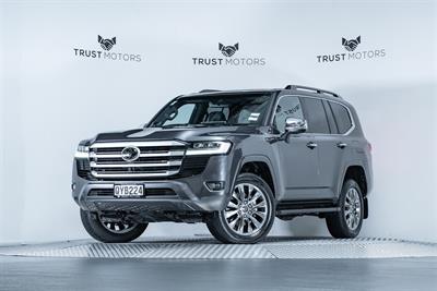 2024 Toyota Landcruiser - Thumbnail