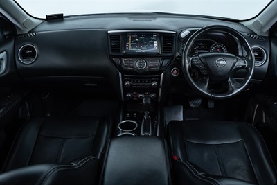 2017 Nissan Pathfinder - Thumbnail