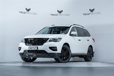 2017 Nissan Pathfinder - Thumbnail