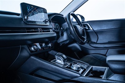 2022 Mitsubishi Outlander - Thumbnail