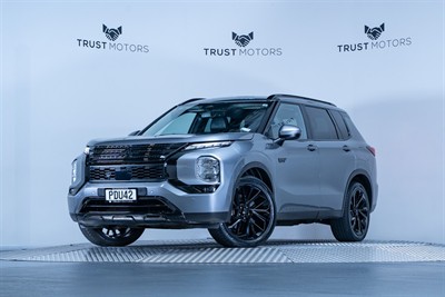 2022 Mitsubishi Outlander - Thumbnail