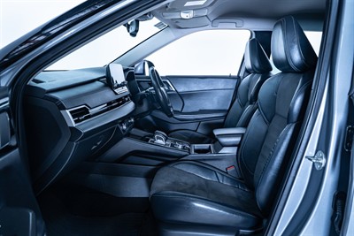 2022 Mitsubishi Outlander - Thumbnail