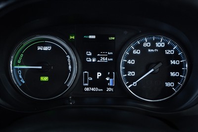 2017 Mitsubishi Outlander - Thumbnail