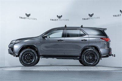 2016 Toyota Fortuner - Thumbnail