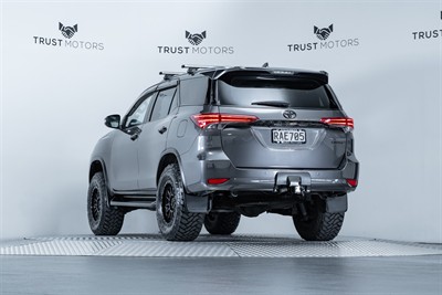 2016 Toyota Fortuner - Thumbnail
