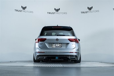 2021 Volkswagen Tiguan - Thumbnail