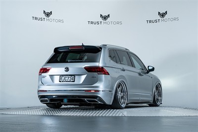 2021 Volkswagen Tiguan - Thumbnail