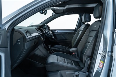 2021 Volkswagen Tiguan - Thumbnail