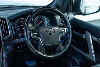 2018 Toyota Landcruiser - Thumbnail