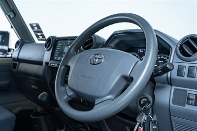 2023 Toyota Landcruiser - Thumbnail