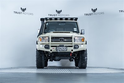 2023 Toyota Landcruiser - Thumbnail