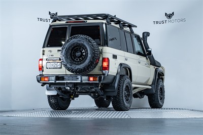 2023 Toyota Landcruiser - Thumbnail