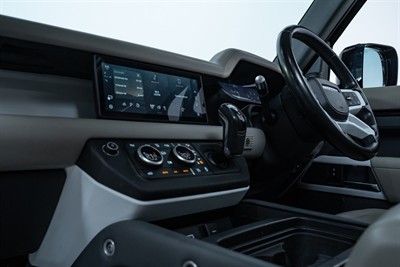 2020 Land Rover Defender - Thumbnail