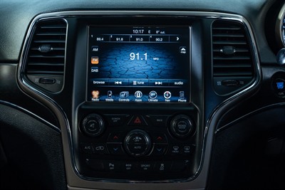 2017 Jeep Grand Cherokee - Thumbnail