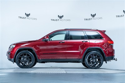 2017 Jeep Grand Cherokee - Thumbnail