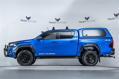 2023 Toyota Hilux - Thumbnail