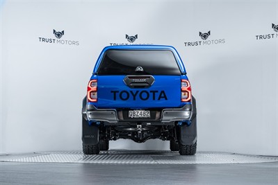 2023 Toyota Hilux - Thumbnail