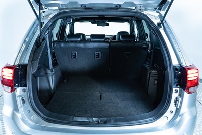 2022 Mitsubishi Outlander - Thumbnail