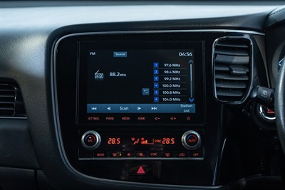 2022 Mitsubishi Outlander - Thumbnail