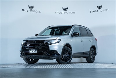 2022 Mitsubishi Outlander - Thumbnail