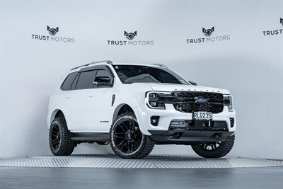 2022 Ford Everest - Thumbnail