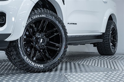 2022 Ford Everest - Thumbnail