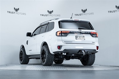 2022 Ford Everest - Thumbnail