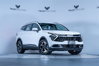 2022 Kia Sportage - Thumbnail