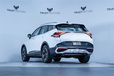 2022 Kia Sportage - Thumbnail