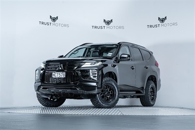 2020 Mitsubishi Pajero Sport - Thumbnail