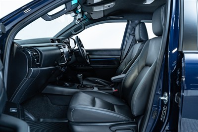 2023 Toyota Hilux - Thumbnail