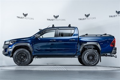 2023 Toyota Hilux - Thumbnail