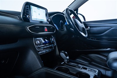 2018 Hyundai Santa Fe - Thumbnail