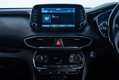 2018 Hyundai Santa Fe - Thumbnail