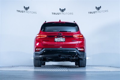 2018 Hyundai Santa Fe - Thumbnail