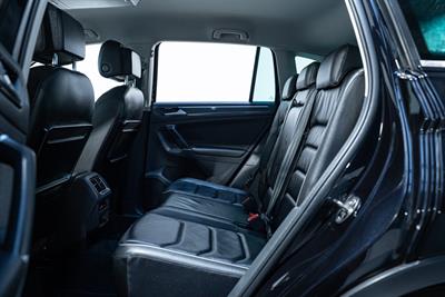 2017 Volkswagen Tiguan - Thumbnail