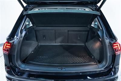 2017 Volkswagen Tiguan - Thumbnail