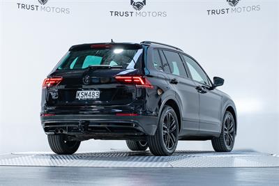 2017 Volkswagen Tiguan - Thumbnail