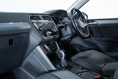 2021 Volkswagen Tiguan - Thumbnail