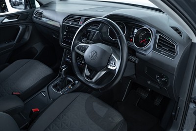 2021 Volkswagen Tiguan - Thumbnail