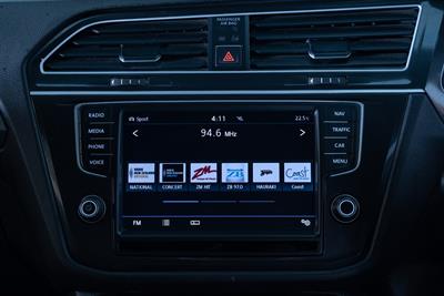 2017 Volkswagen Tiguan - Thumbnail